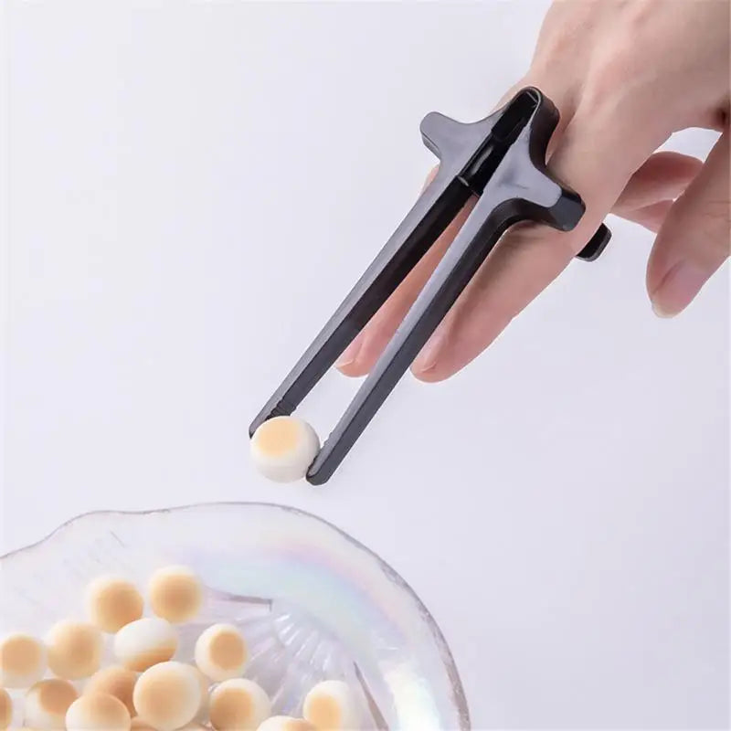 Finger Chopsticks for Gaming / Snack Finger Assistant