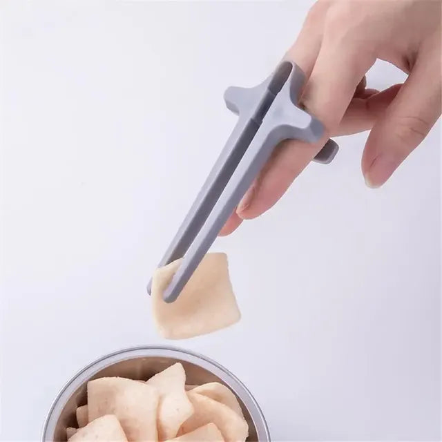 Finger Chopsticks for Gaming / Snack Finger Assistant